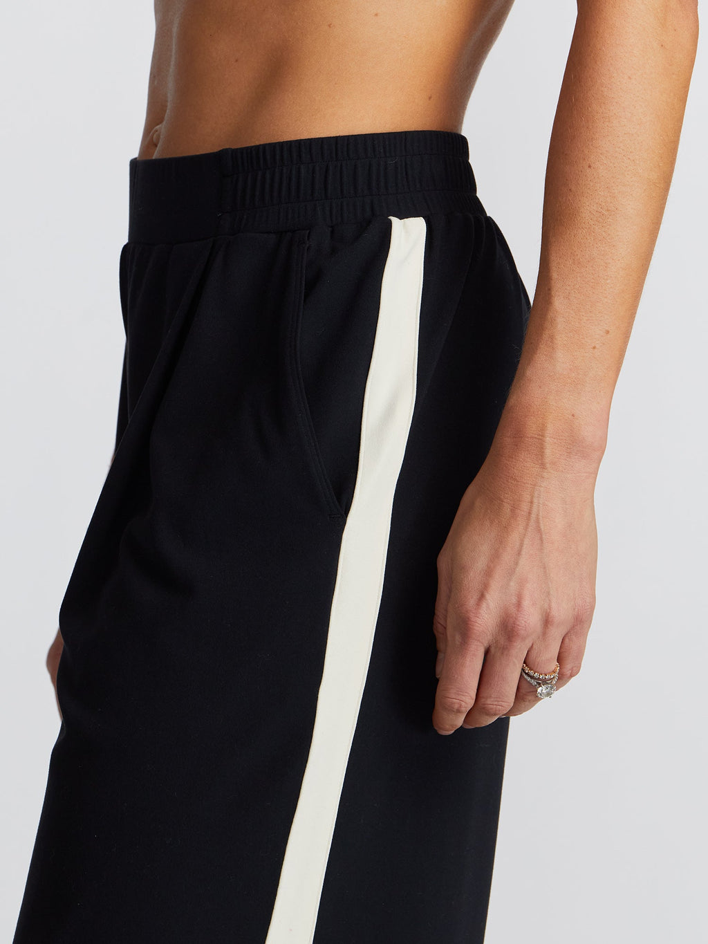 LUCA AIRWEIGHT TROUSER