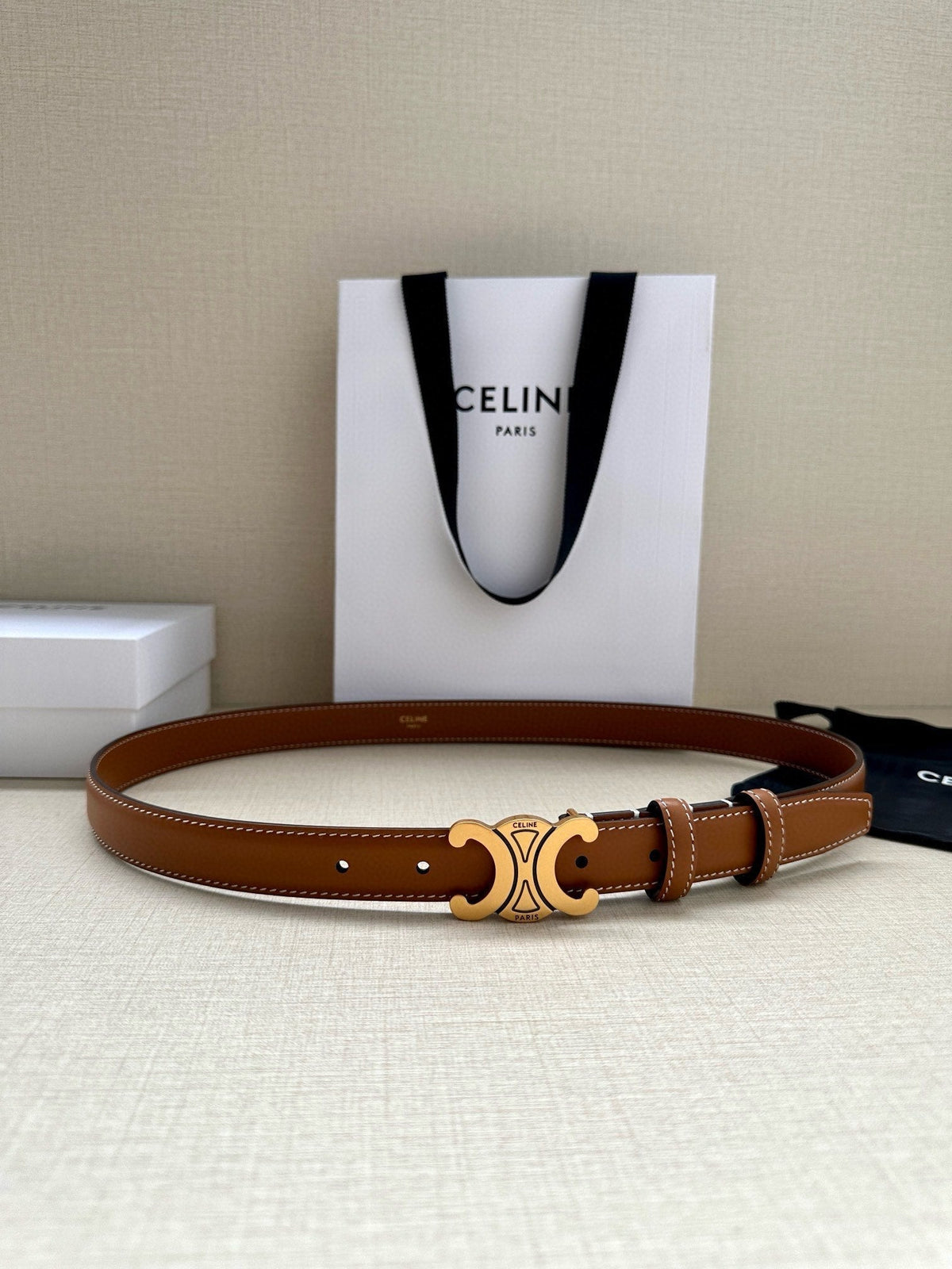 CELINE 25S BELT TRIOMPHE TAURILLON 25MM IN CARAMEL CALFSKIN 557498