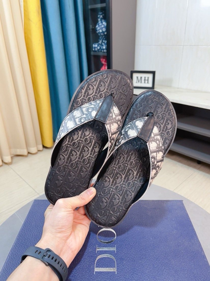 Dior Patterned Strap Thong Sandals - Textured Outsole
