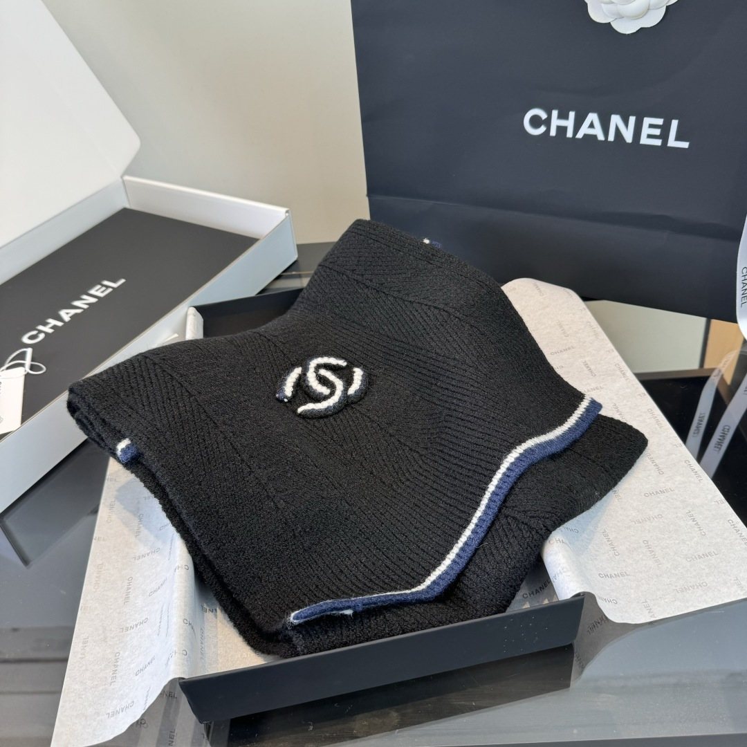 Chanel Logo Trim Knitted Scarf