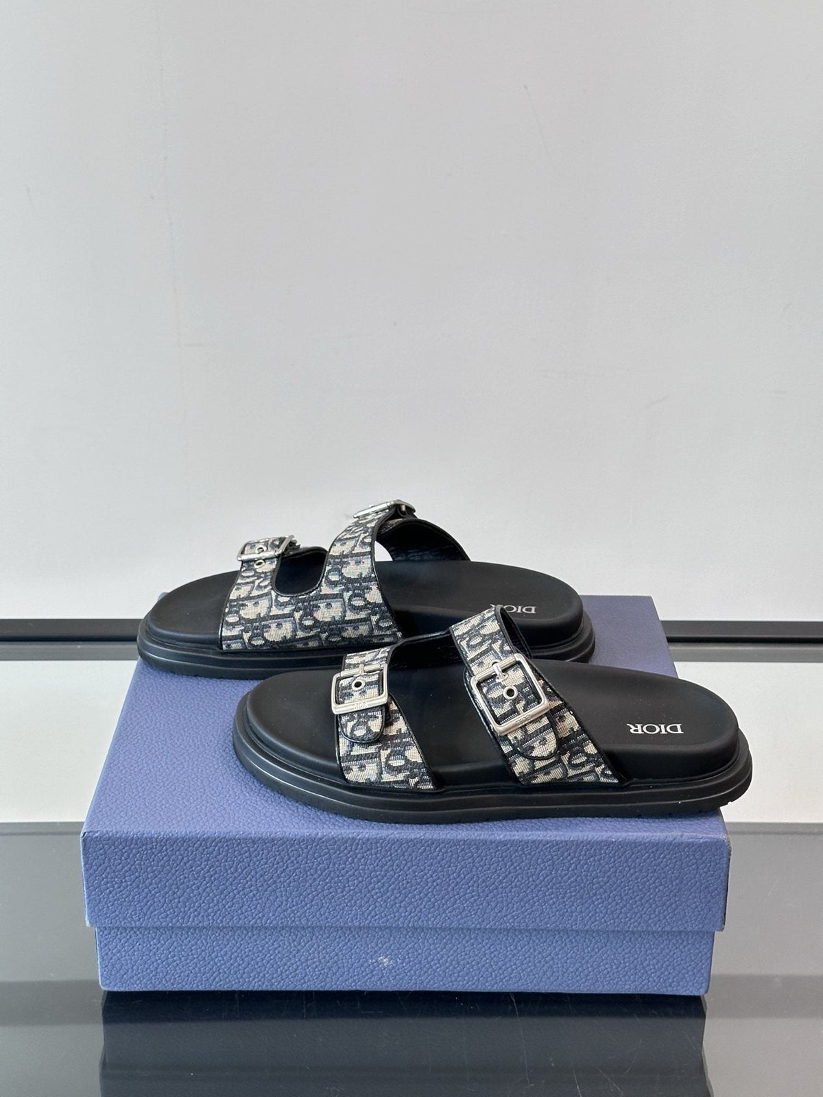 Dior Men's Patterned Buckle Slide Sandals - Textured Outsole
