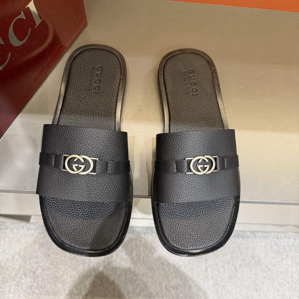 Gucci Textured Slide Sandals