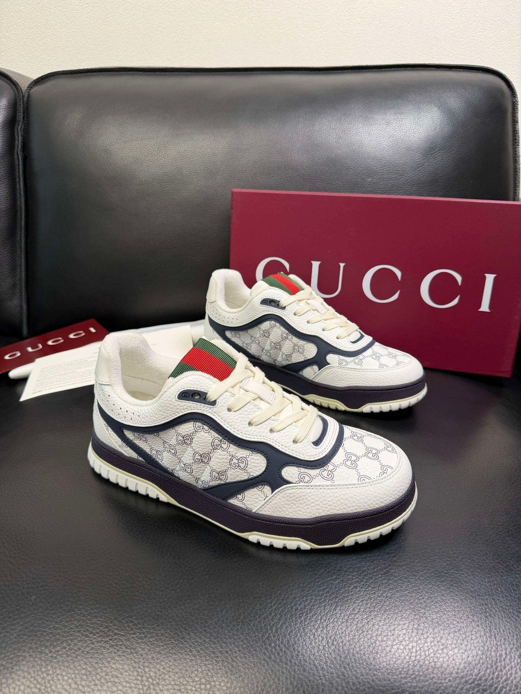 Gucci Patterned Low-Top Sneakers - Lace-Up Closure